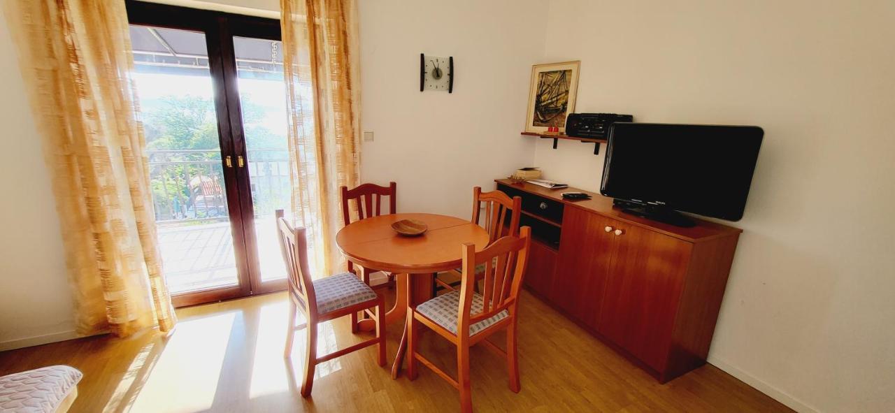Apartments Italo By El-Pi Tours ニヴィーチェ エクステリア 写真