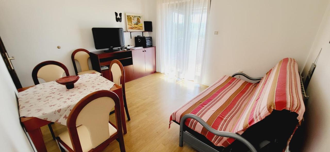 Apartments Italo By El-Pi Tours ニヴィーチェ エクステリア 写真